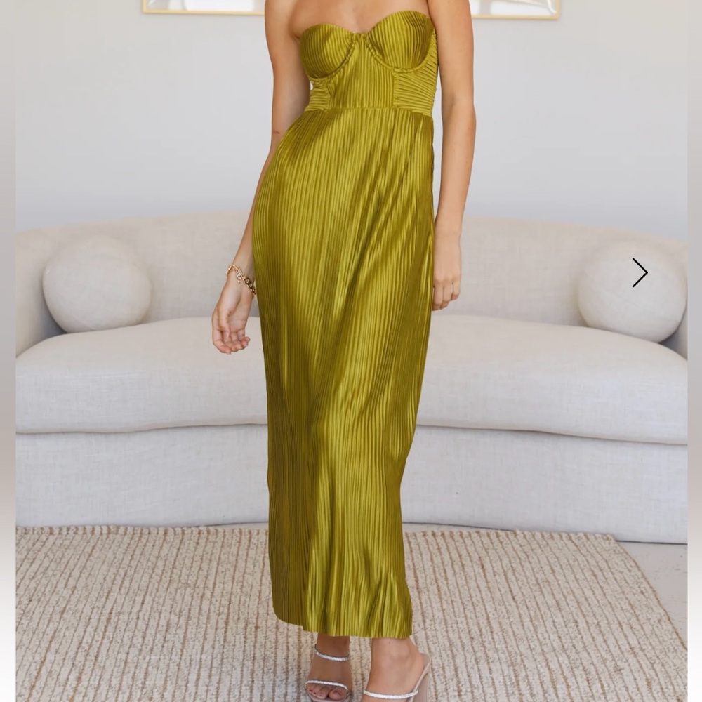 Hello Molly Chartreuse column dress size 6